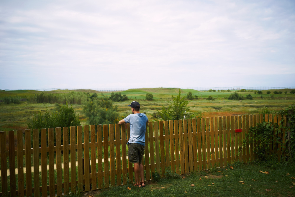 Ultimate Guide to Choosing a Custom Fence Builder