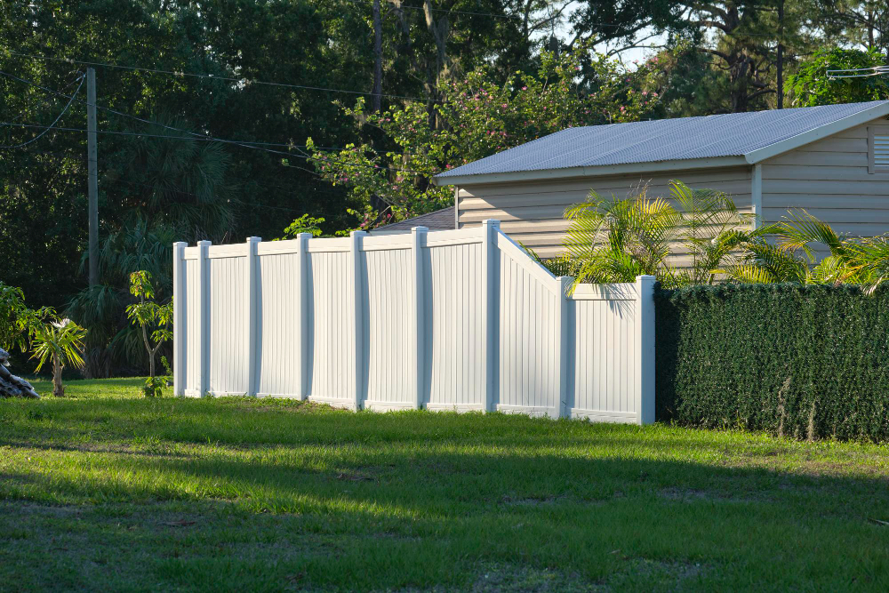 The Ideal Residential Fence Height: A Complete Guide